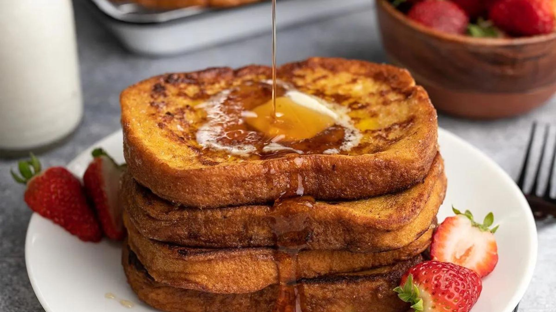this picture shows Breakfast Toast